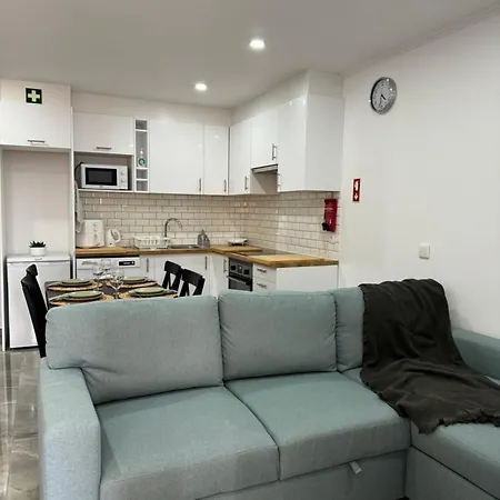 The Strip Oura Apartman *
