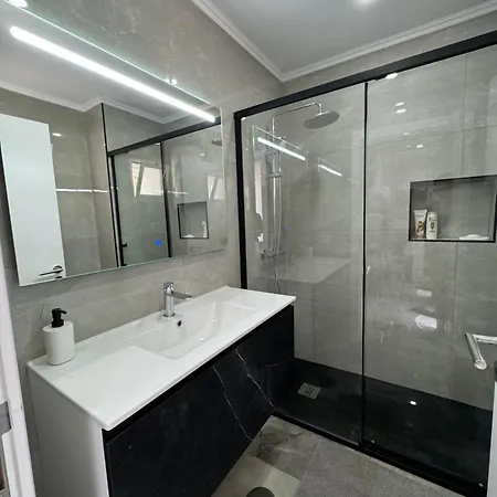 Apartman The Strip Oura *
