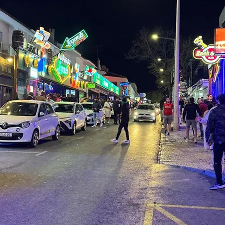 Daire The Strip Oura *