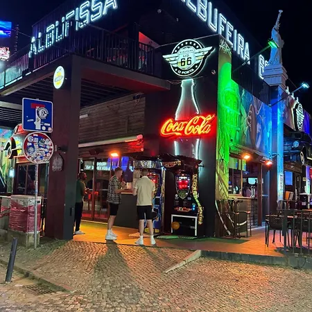 Lägenhet The Strip Oura *