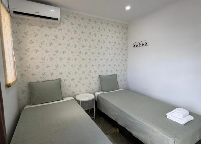 The Strip Oura Apartman *